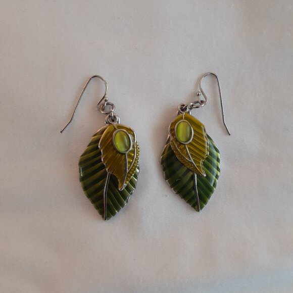 Green Leaf Earrings - Picture 1 of 3